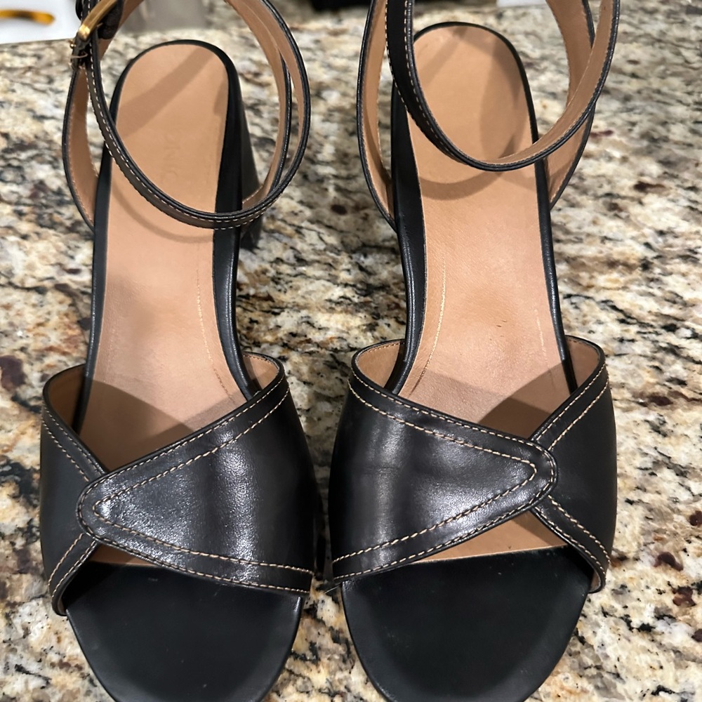 Abeo sandals